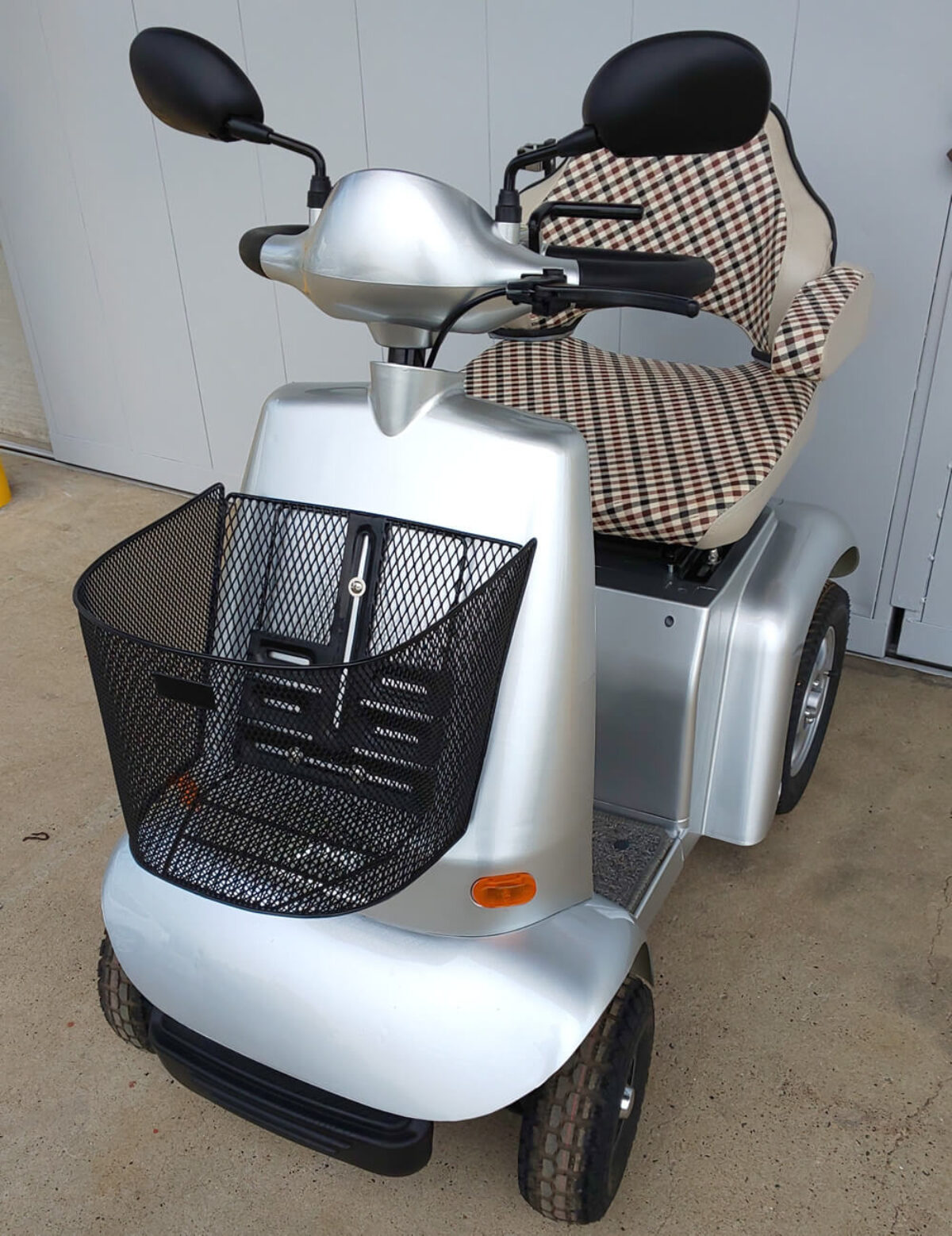 アクシア SN-R414N シニアカー 傷有り 中古品 アクシア SN-R414N シニアカー 傷有り 中古品