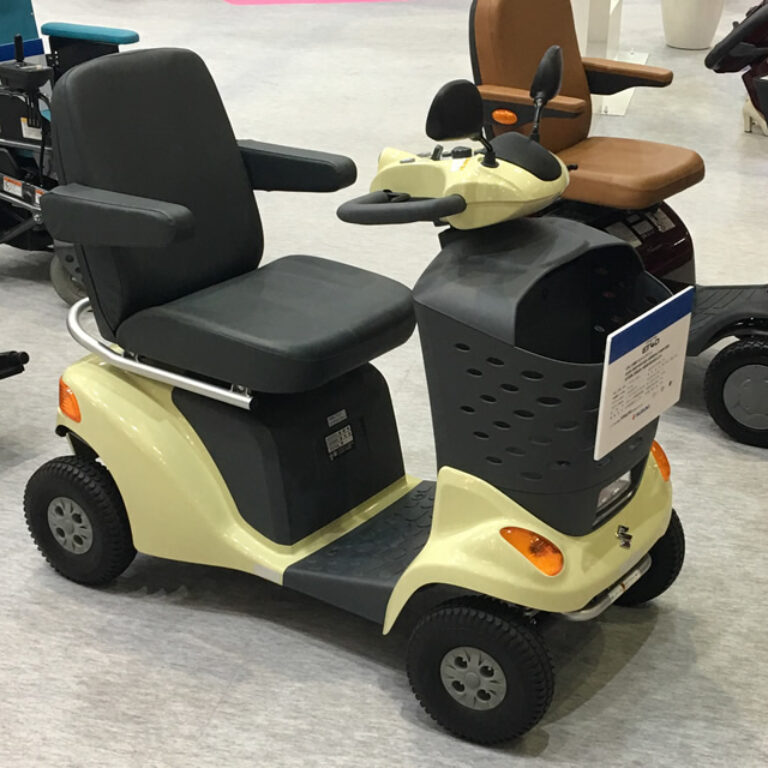 スズキ ET4D8 スズキ セニアカー 電動車いす ET4D8 営業所止め(0408EI)7CE-13